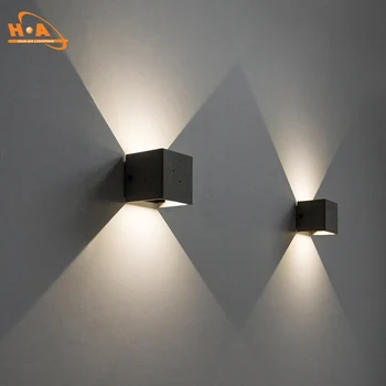 Wall bracket light fixtures