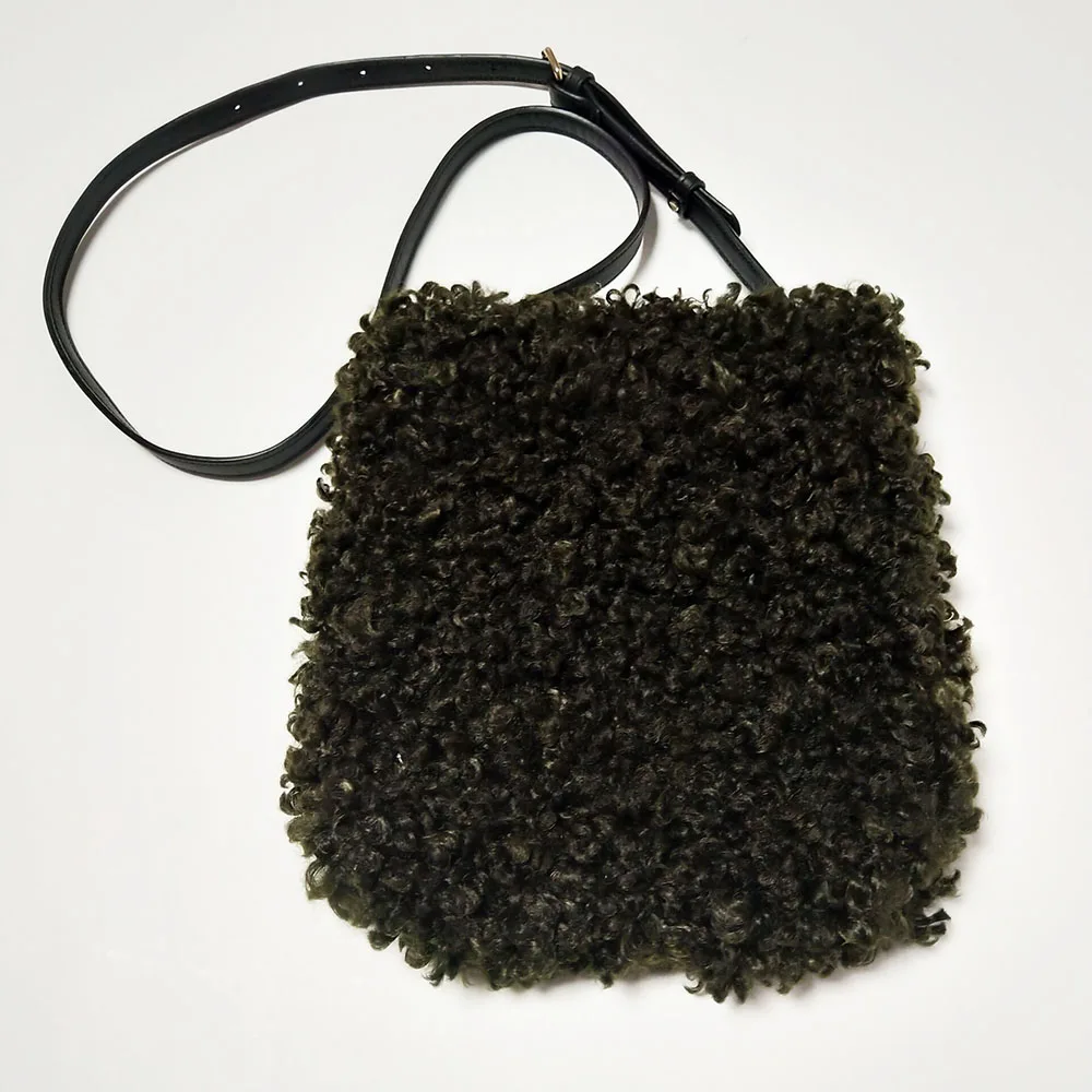 

Factory fashion shoulder bag with Fur dark green color