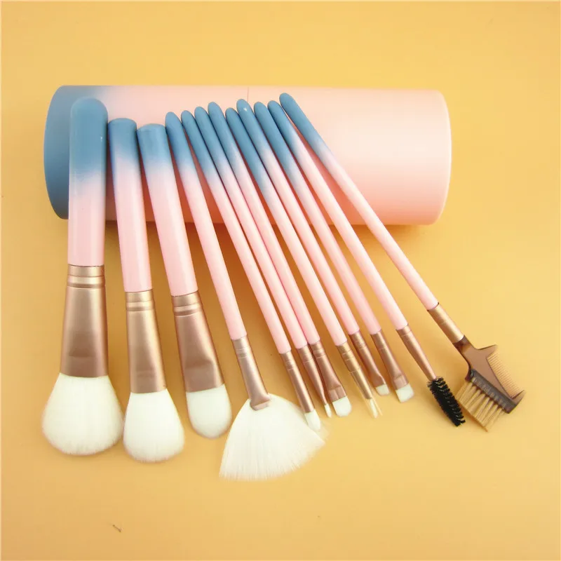 Кисточки для гуаши. Кисть щетина круглая №10 ручка дерево 670012. Кисть плоская. Плоская кисть tundra 881506. Кисть покрасочная.