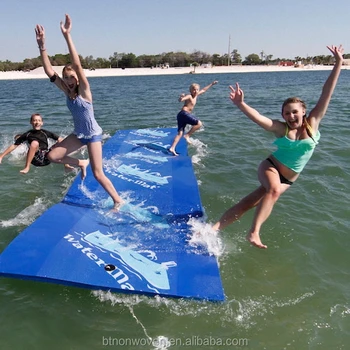 floating water carpet