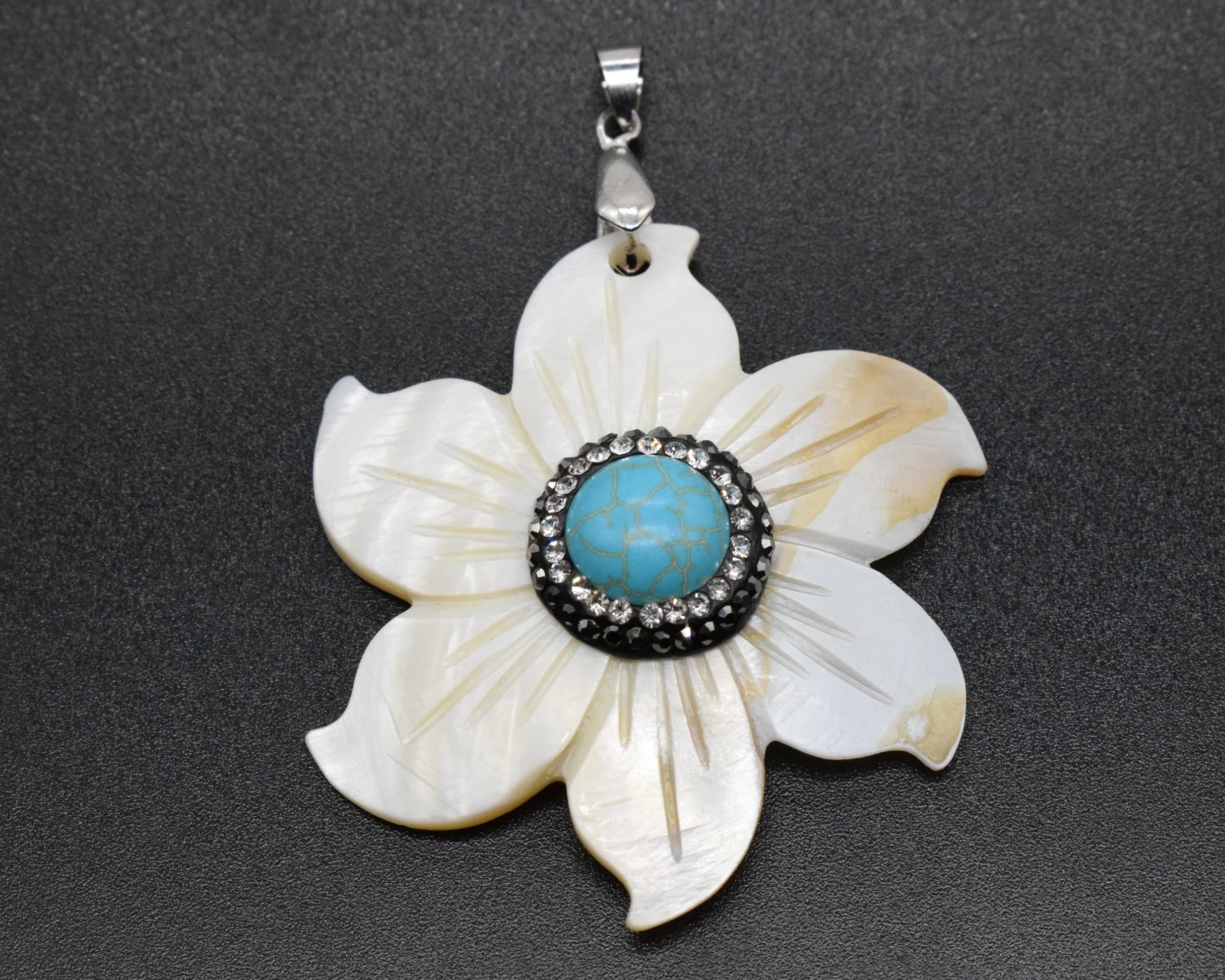 

Fashion Jewelry Flower Shell Pave Rhinestone With Turquoise Beads Necklace Pendant