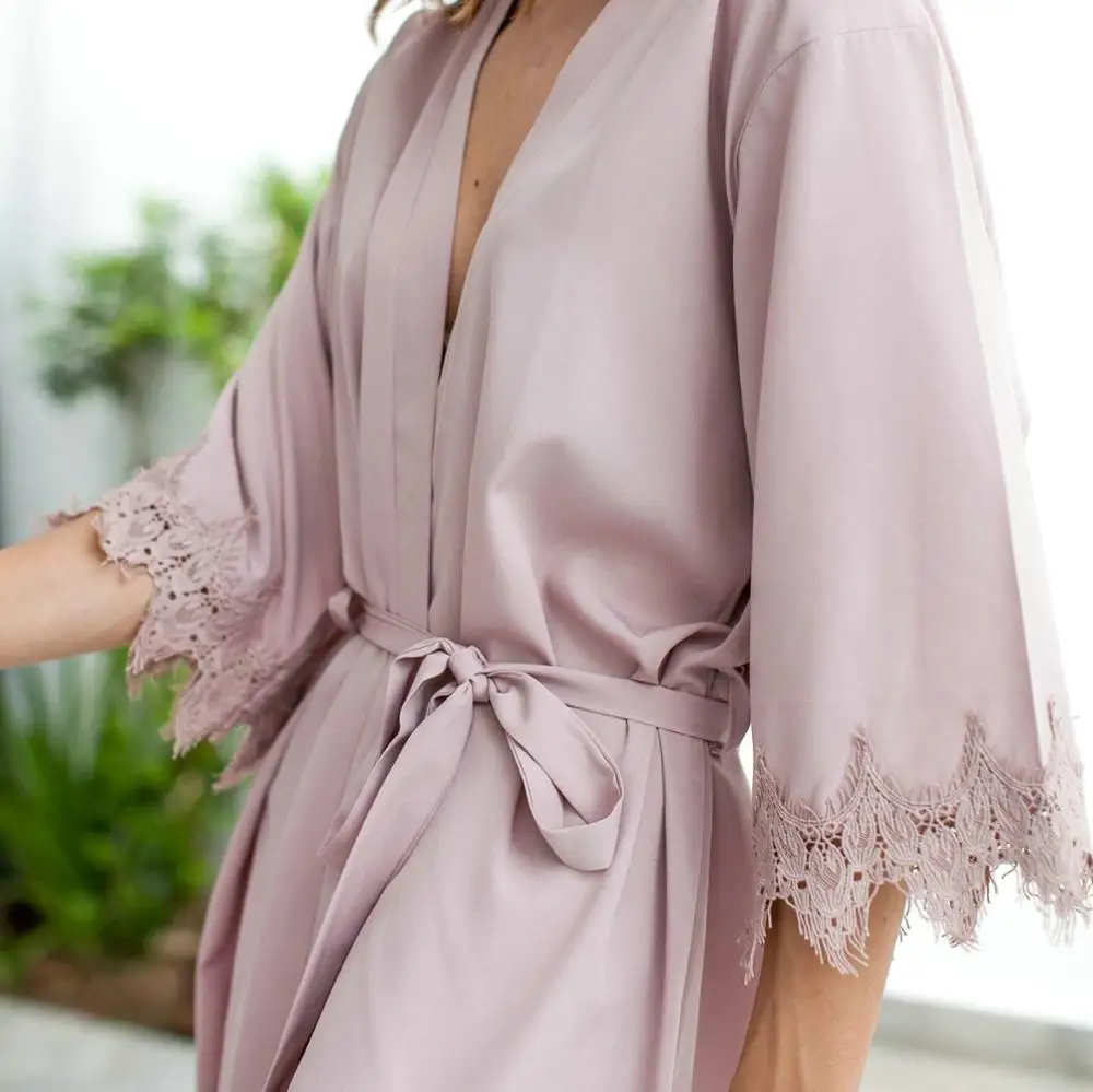 2019 New Wholesale luxury satin lace silk bride bridesmaid robes sleepwear robe for bridal