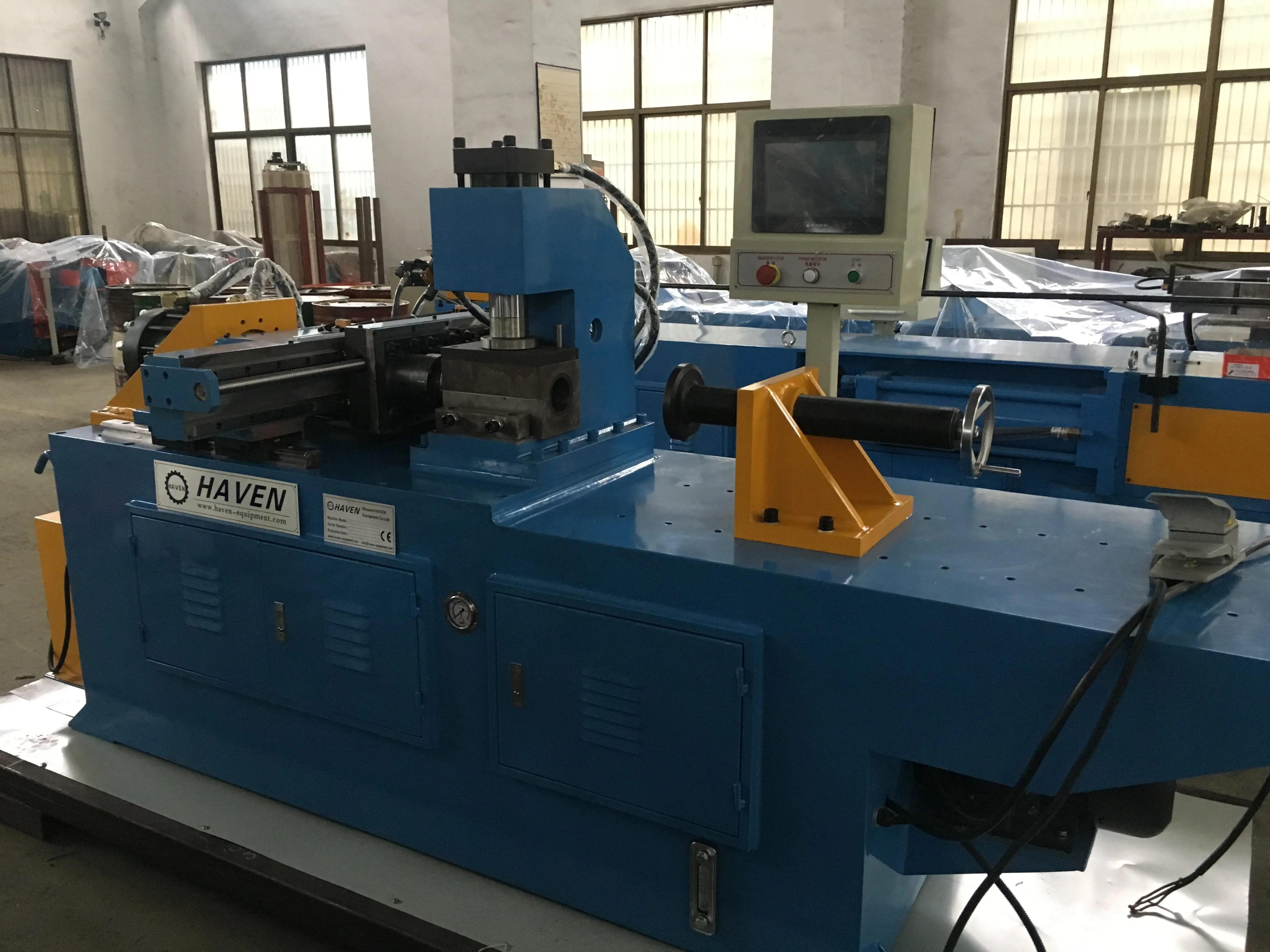 
Steel pipe expanding machine and forming machine 