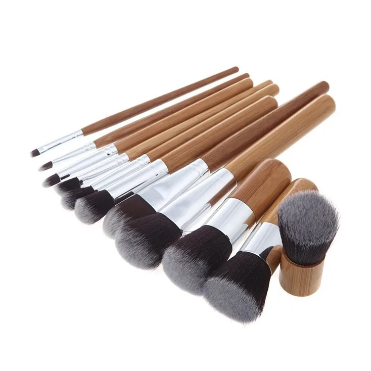 makeup brush kit.jpg