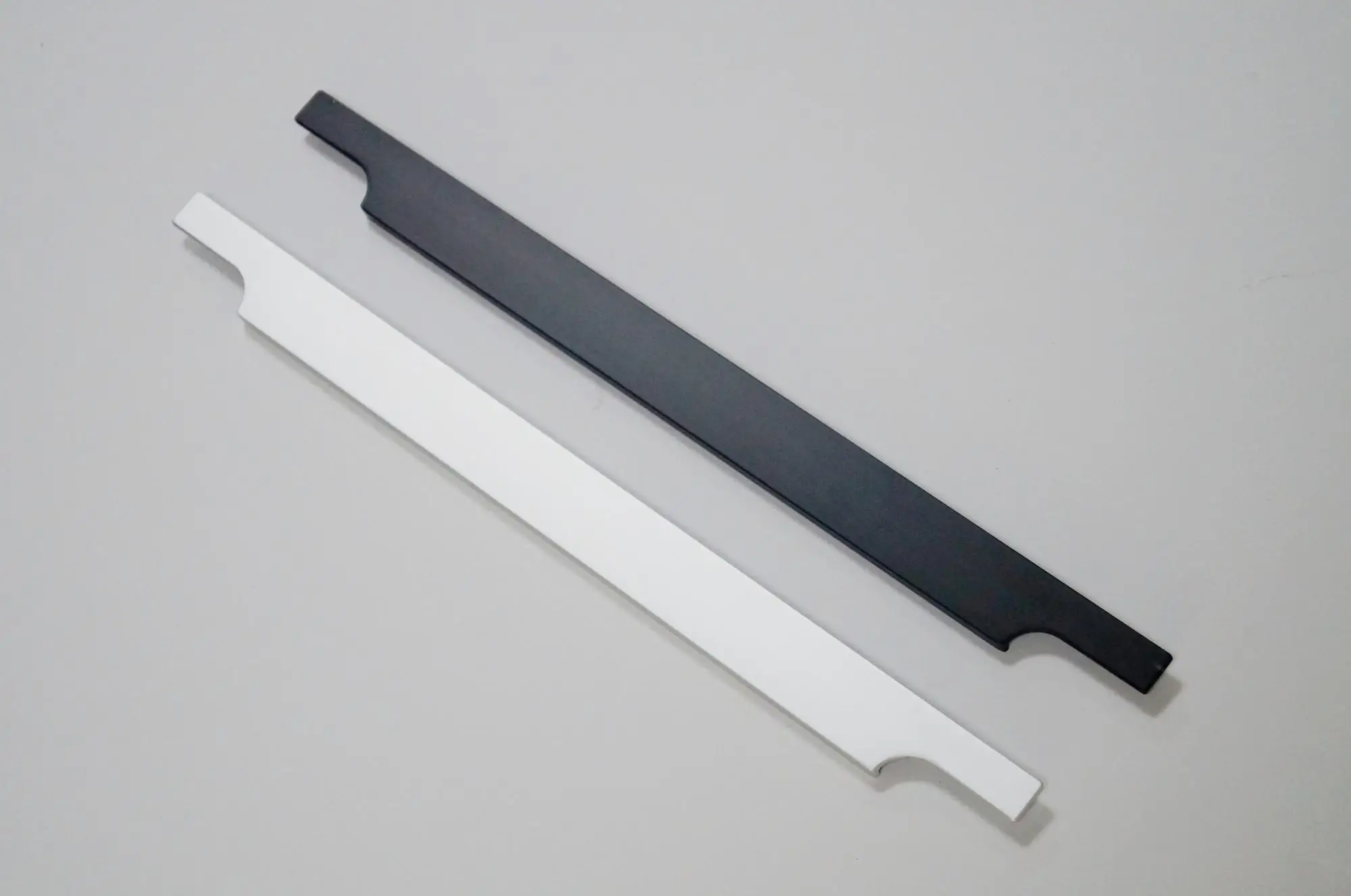 厨房橱柜隐藏门把手的新款铝合金边缘手柄和旋钮