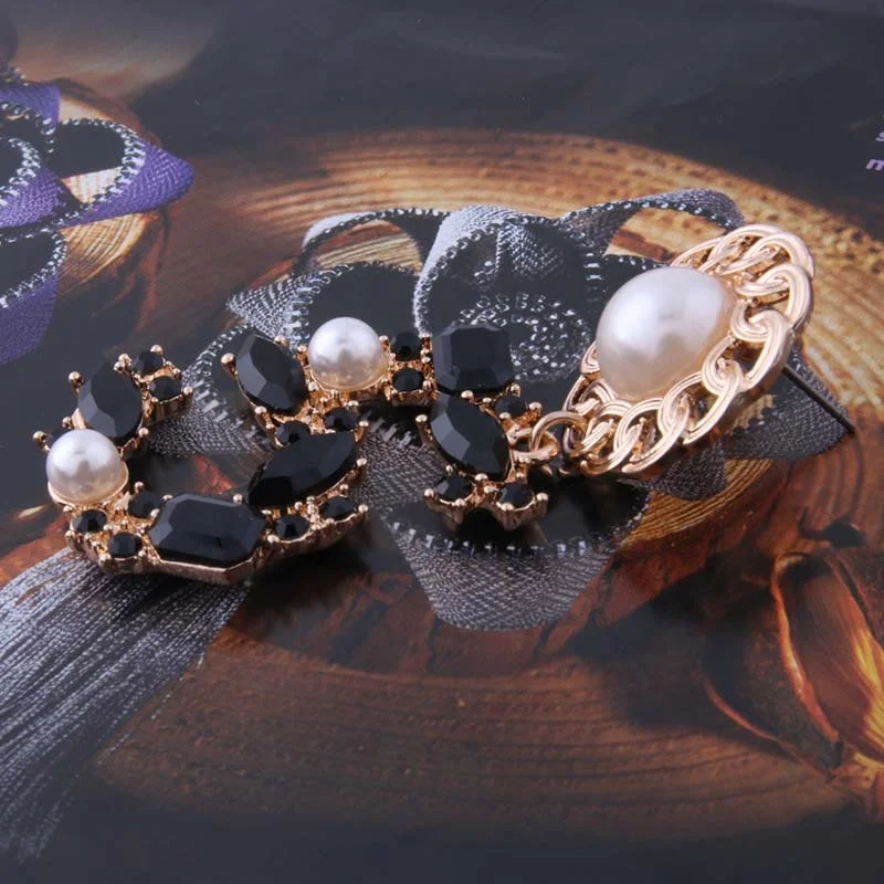 

New women's fashion pop metal charm glass earrings classic ladies fashion earrings NeeFu WoFu, Black