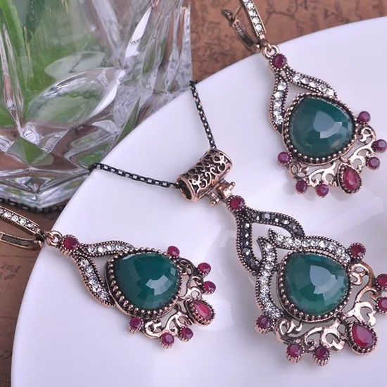 

Wholesale Classic Turkish Vintage Big Drop Necklace & Earrings Sculpture Craft Full Crystal Glass Stones Anti-Gold Jewelry Sets, Blue;green