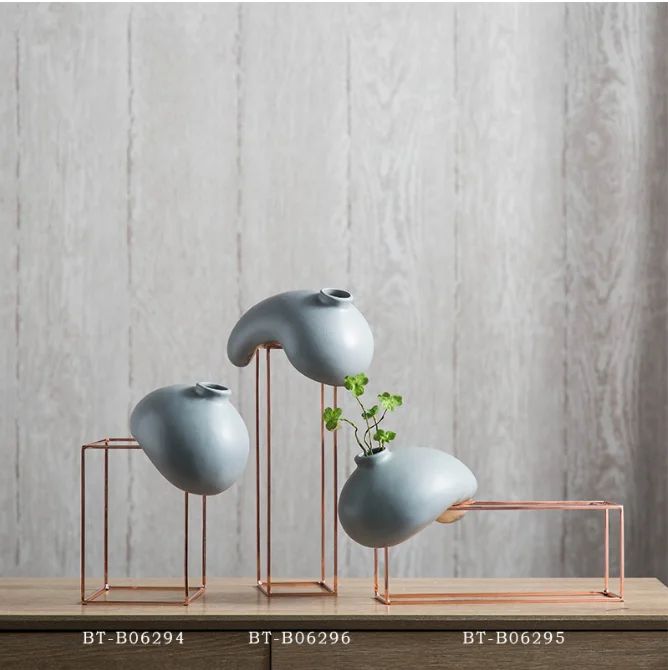 

Original new design modern style decorative ceramic and metal vase, As photo