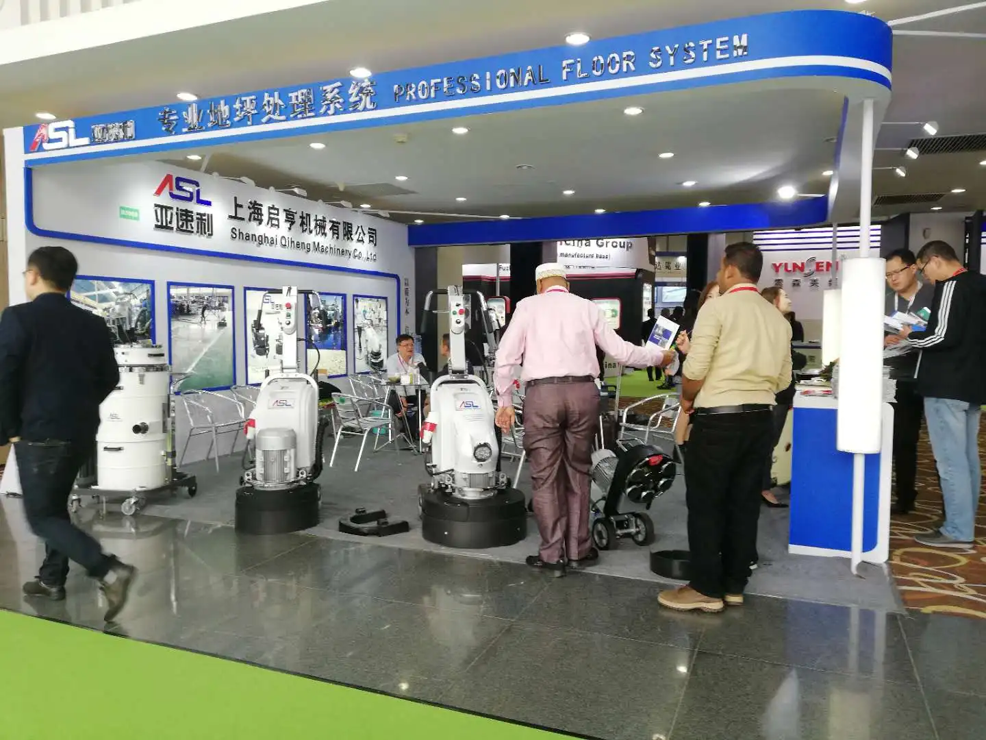 xiamen stone fair 2.jpg