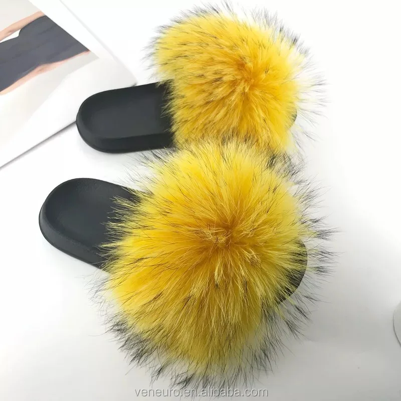

Wholesale New Design Traveling Fur Sandals Luxury Women Fur Slides Real Big Fur Raccoon Slippers For Women, Customized color