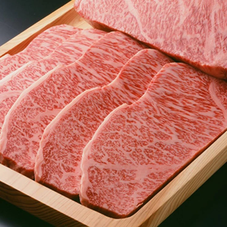 Почему вкус мяса. Искусственные куски мяса. Искусственное мясо и говядина.