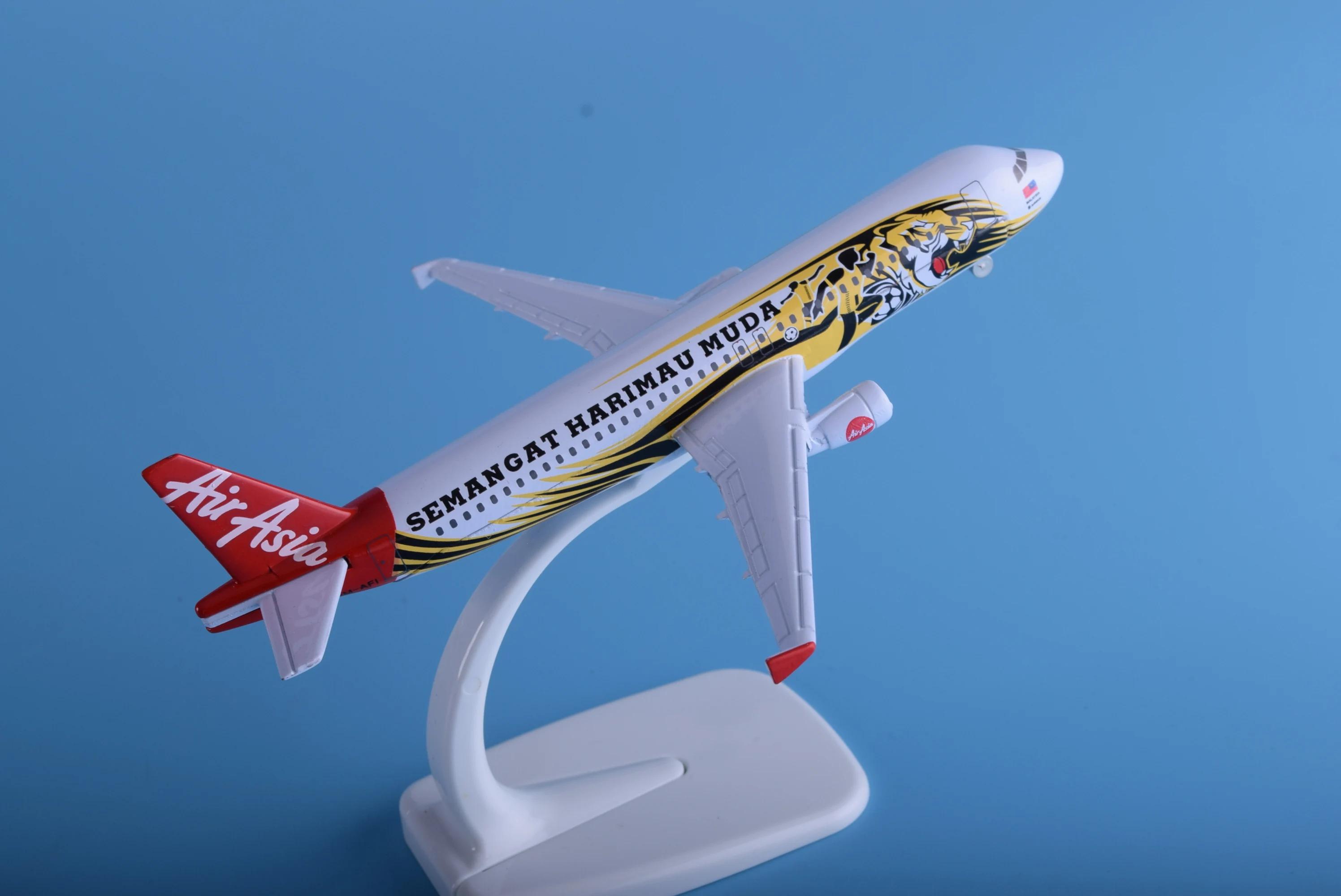 plane model tiger air asia a320 airbus zinc alloy handicraft