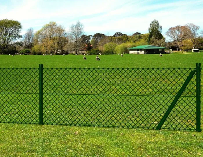 chain link fence 42.jpg