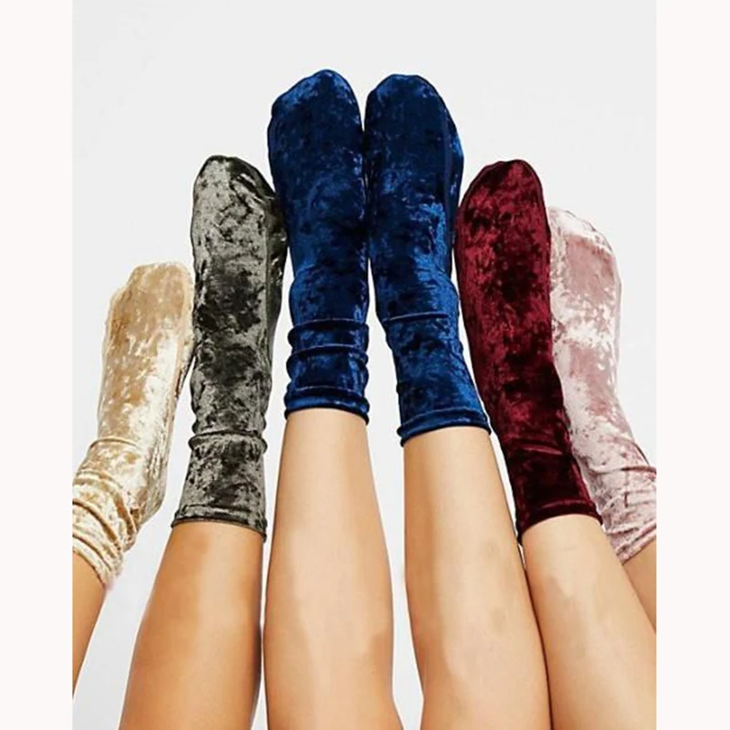 

2022 Fashion Women Warm Terry velvet high socks, Black