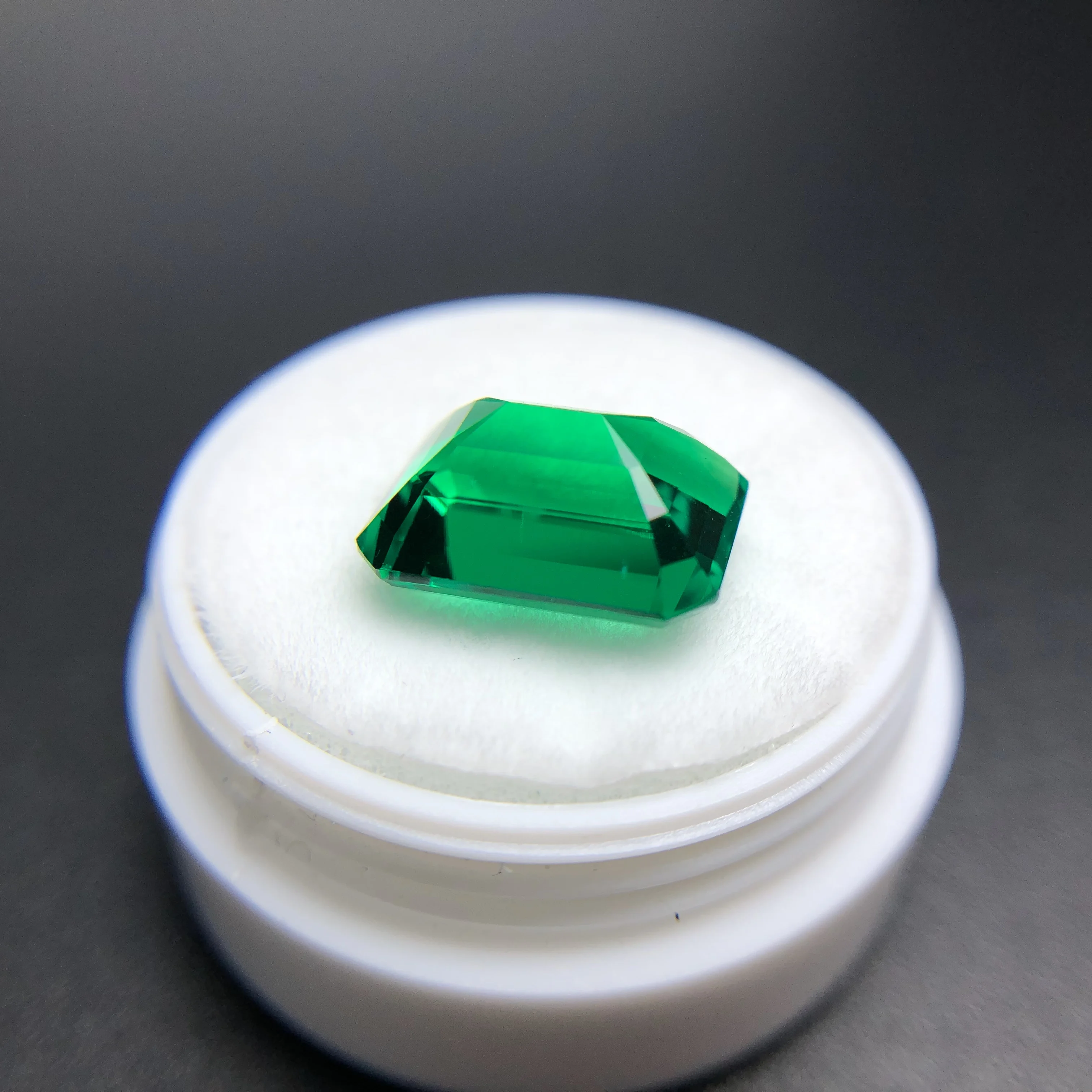 

100% Natural Green Color lab-grown Emerald Stone 0.1ct- 1ct- 3ct full of inventory in each cutting