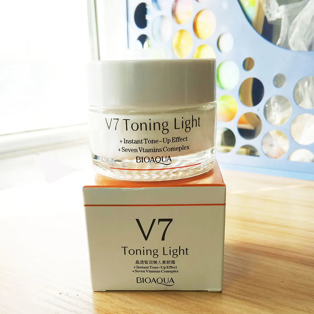 

V7 Toning light skin care face cream skin lightening whitening makeup moisturizing Hydrating Face Cream with 3 colors, Green