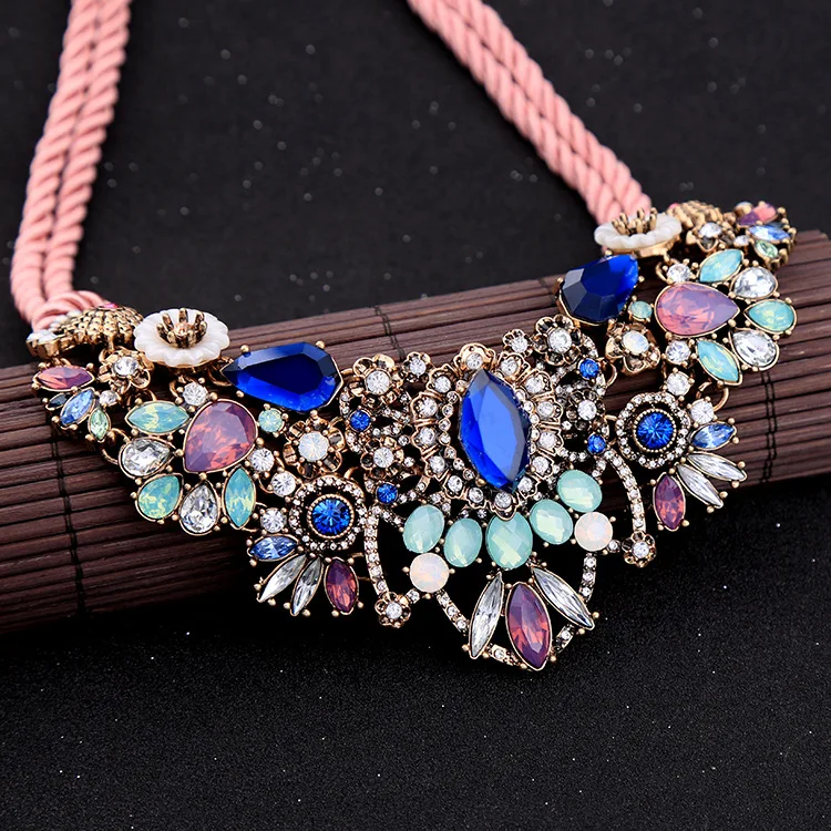European Luxury Jewelry Wholesale Flower Necklace Designs Resin Statement Necklace