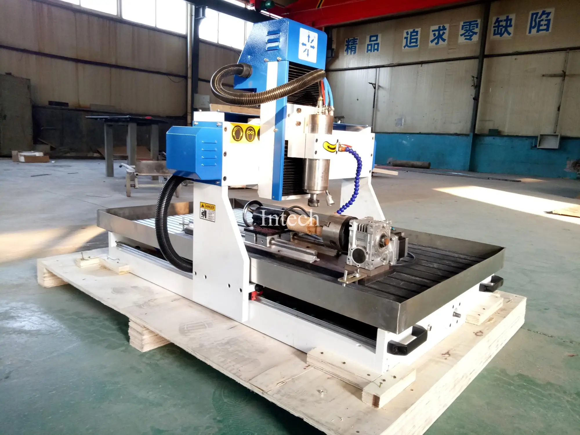 Cost Effective 1.5kw Chinese Top Water Cooling Spindle 6090 High Precision Mini Cnc 4 Axis Engraving Machine With Price
