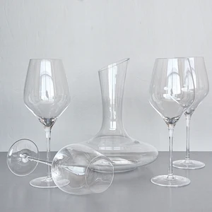 Image of Classic Wine decanter with 4 wine glasses, Gift Choice