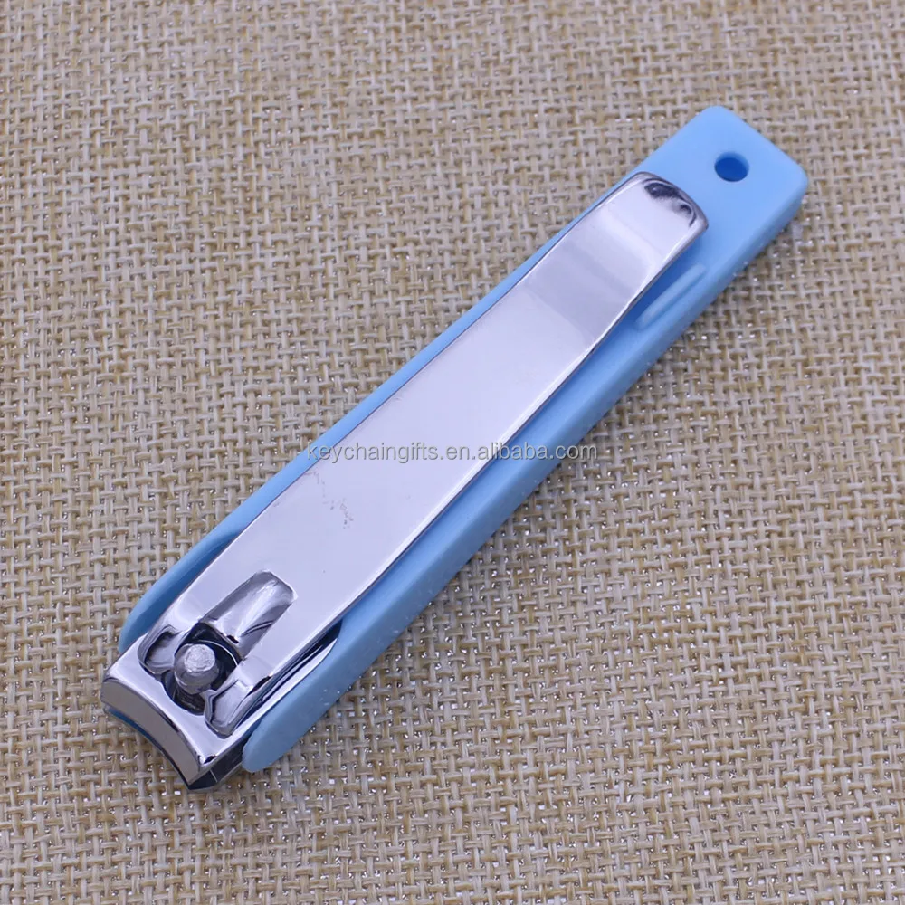 nail clipper with magnifier