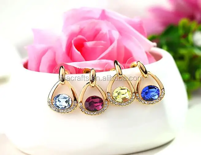 

triangle gold plated metal with diamond earring