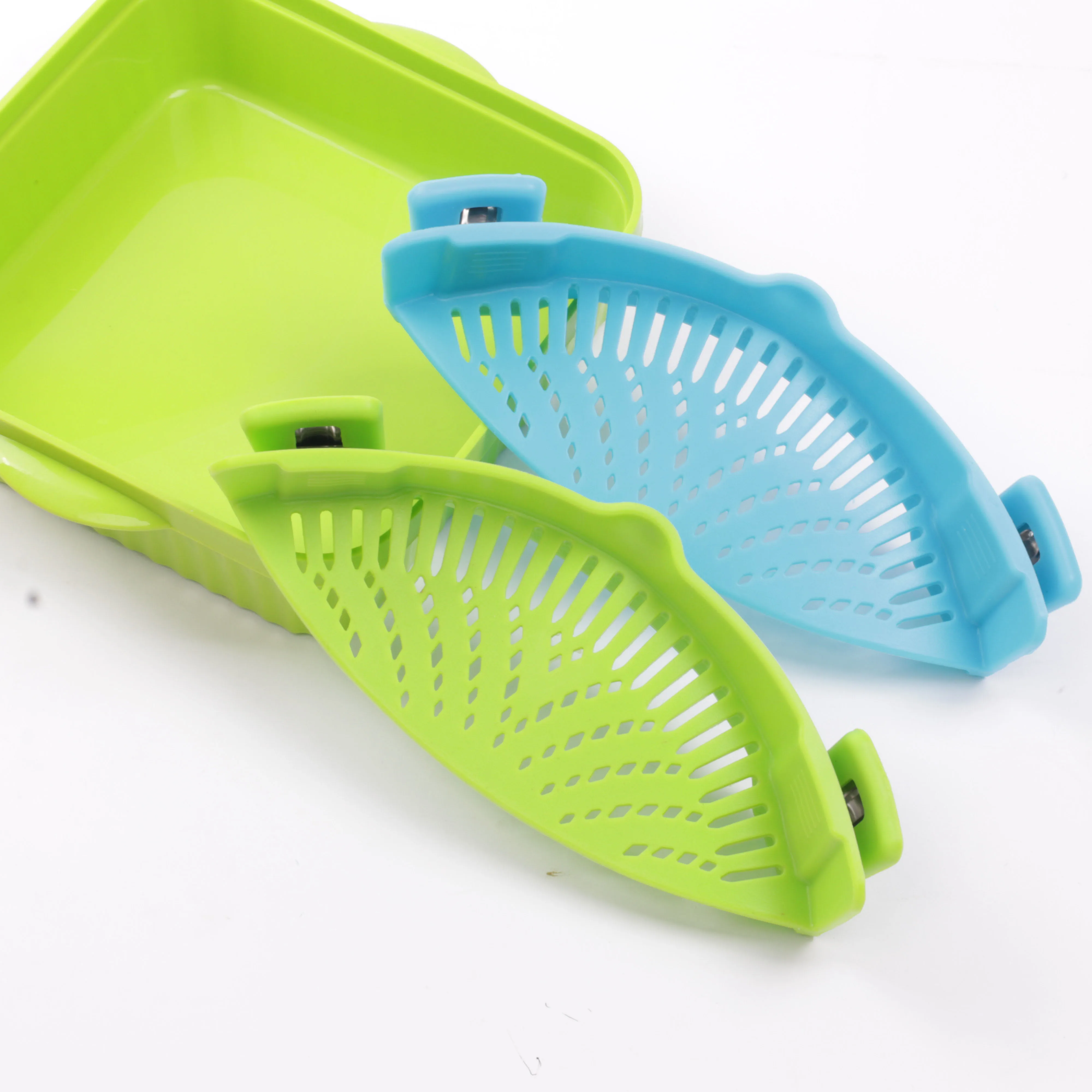 

Fits all Pots and Bowls Silicone Snap 'N Strain Strainer Clip On Strainer, Green,red,purple,black