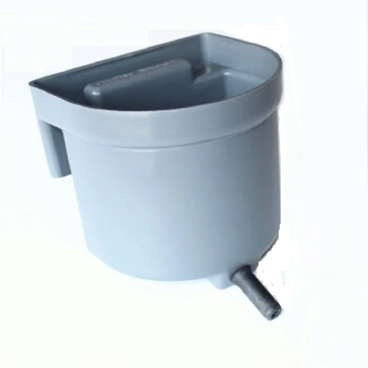 Factory Sale 4l Plastic Calf Feeding Bucket Milk Feeder With Teats