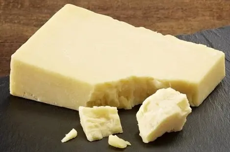 Castello Extra Matured English Cheddar - Aged 17 Months - 1 Pound