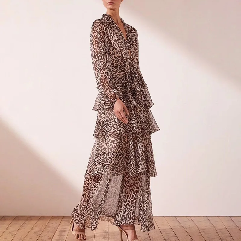 

2019 Luxury fashion ladies sexy deep v leopard printed loose party dress long sleeve high quality chiffon layered maxi dress