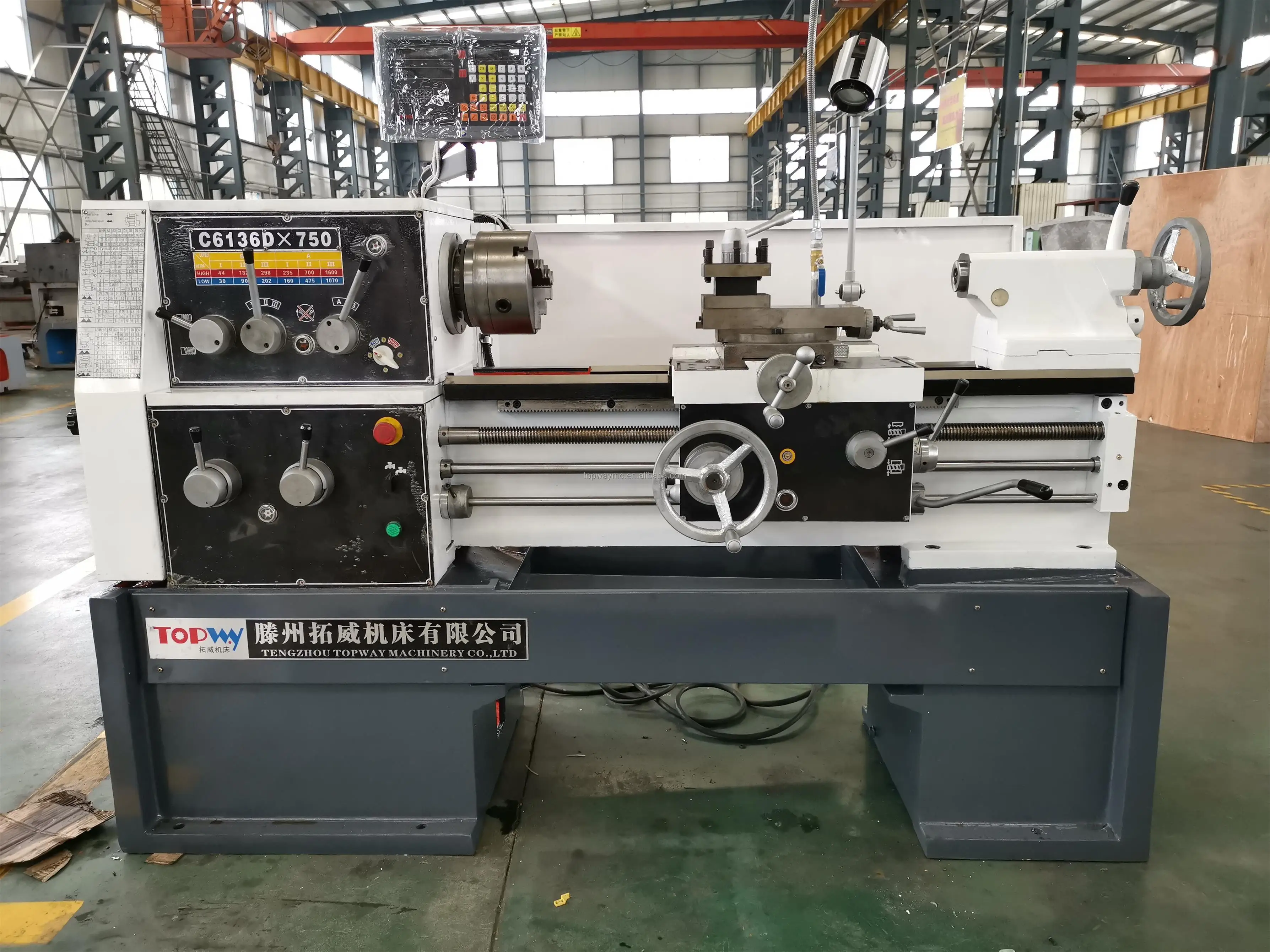 C6132 Mini Universal Metal Turning Engine Lathe Straightbed Machine