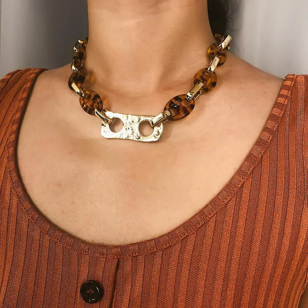 

Vintage Metal Gold Color Pig Nose Chain Choker Necklace For Women Leopard Acrylic Necklace (SK517), As picture