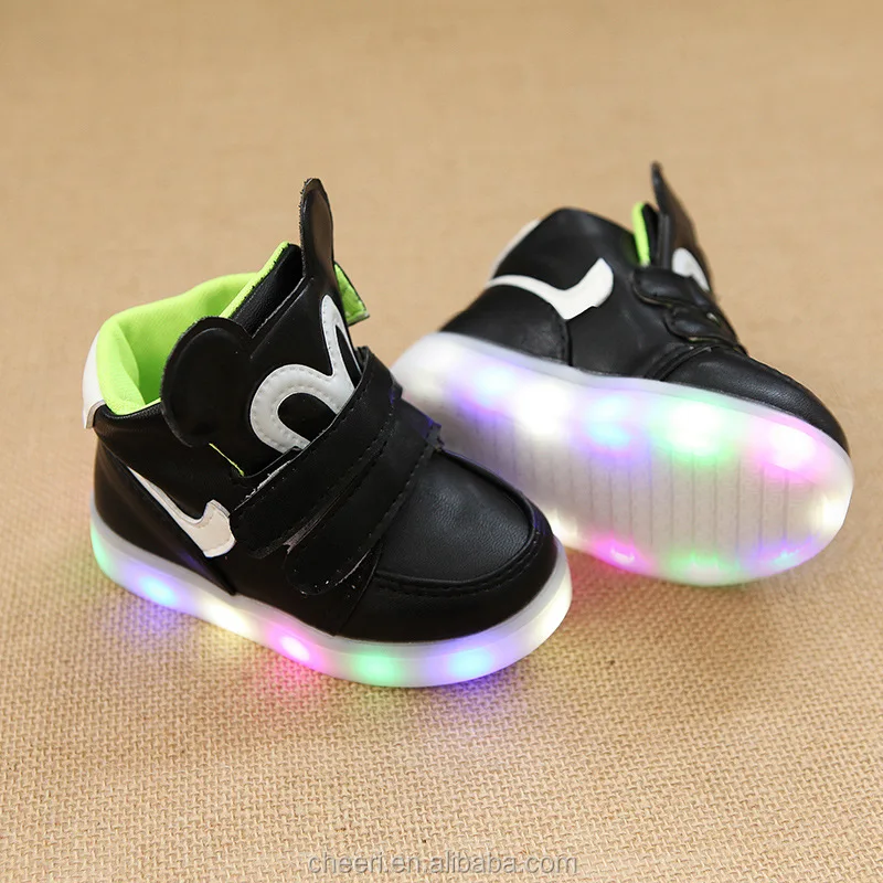 
Wholesale High Quality 2017 New Baby LED Light Shoes Anti-Slip Sports Kids Sneakers Children Luminous Flasher Lighting Shoes 