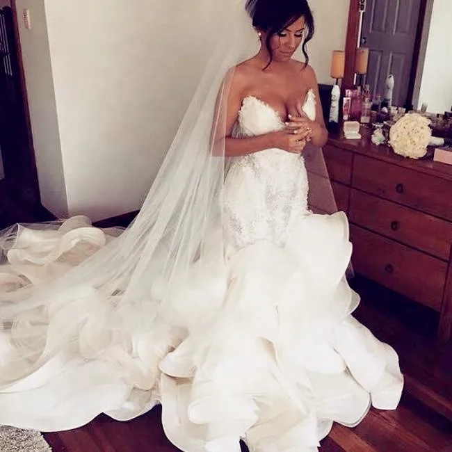 

Afraican Bridal Dresses 2021 Mermaid Wedding Dresses Ruffle Organza Long Tail Wedding Gowns With Long Veil Vestido de novia