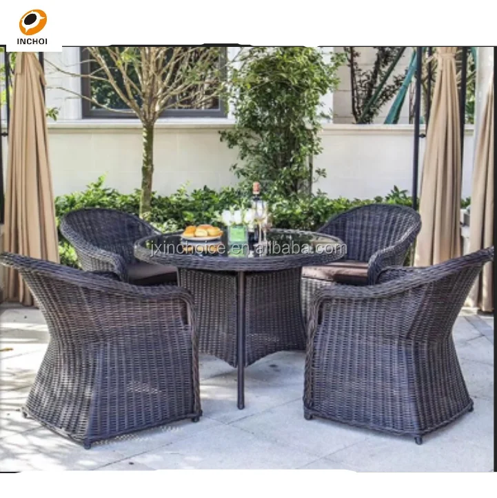 rattan table and chair.png