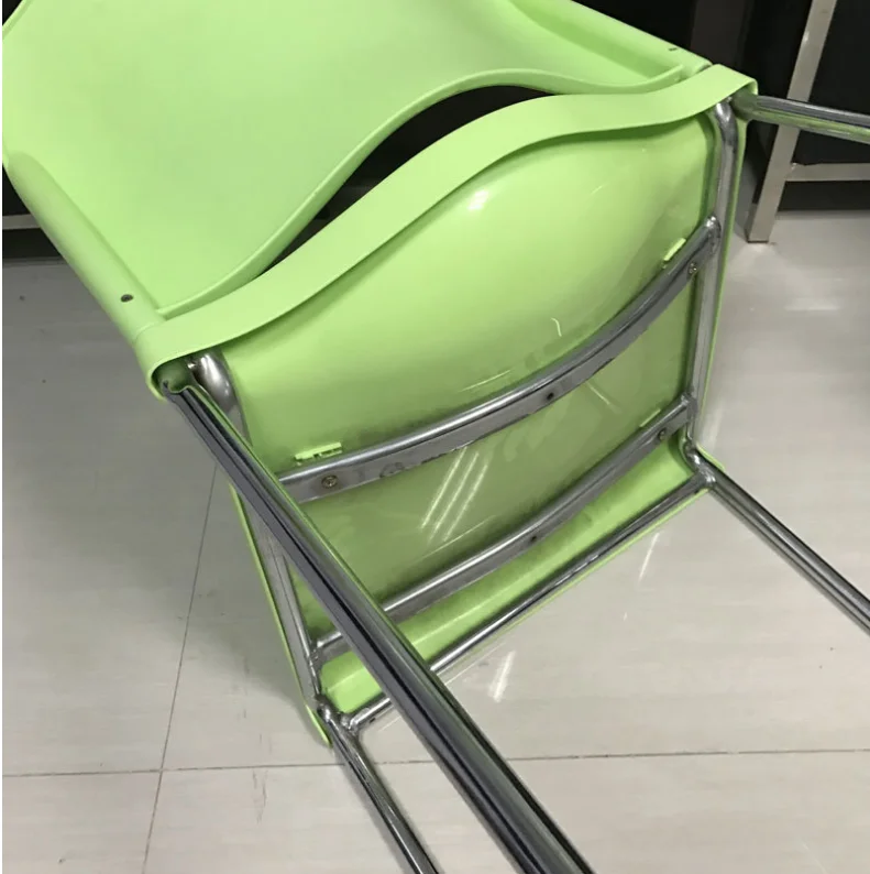Cheap restaurant plastic chairs with metal legs, white plastic chair stackable