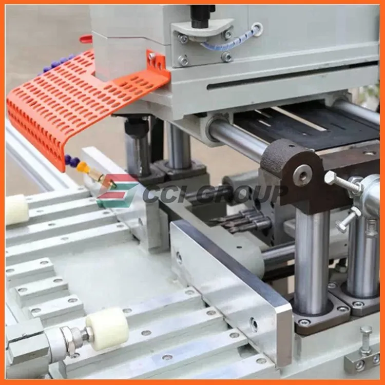 5.SSKC03-100 upvc window making machine