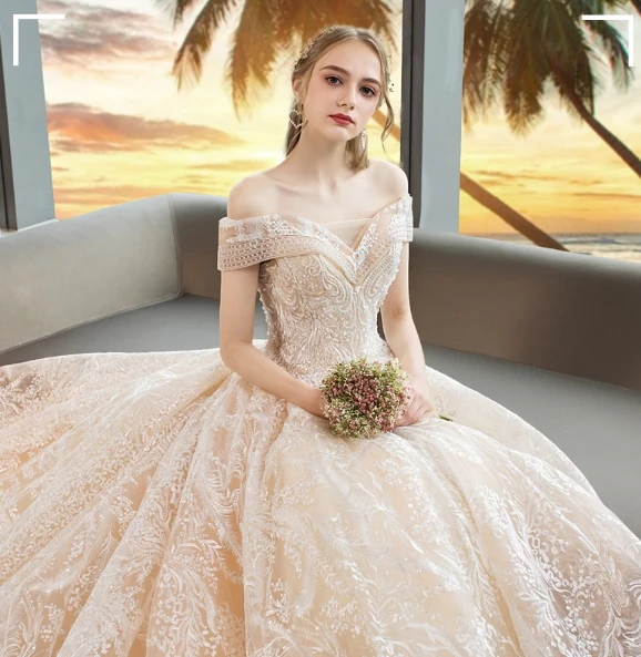

2019 French style V-neck design exquisite skinny vintage wedding dress