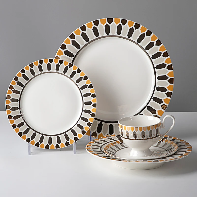 2019 New Design Factory Low Price Dinner Set For 12 Person, Chaozhou Gold Rim Round Tableware Set Service for 8/