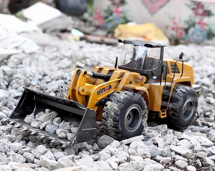 RC Loader_2 RCC208464.jpg