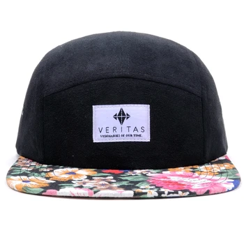short brim hat