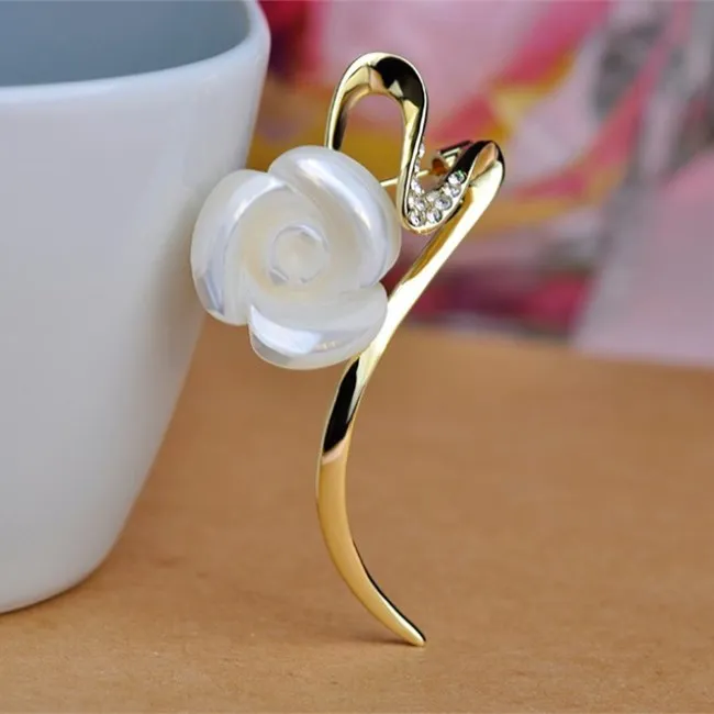 

Wholesale Gold Simple Brooch Crystal Shell Rose Flower Women Bridal Wedding Ladies Pins Brooches, White