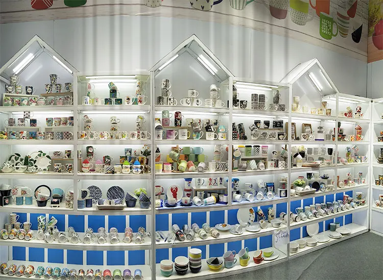 Cheap Wholesales Porcelain Tableware Set Crockery Embossed White Ceramic Dinner Set