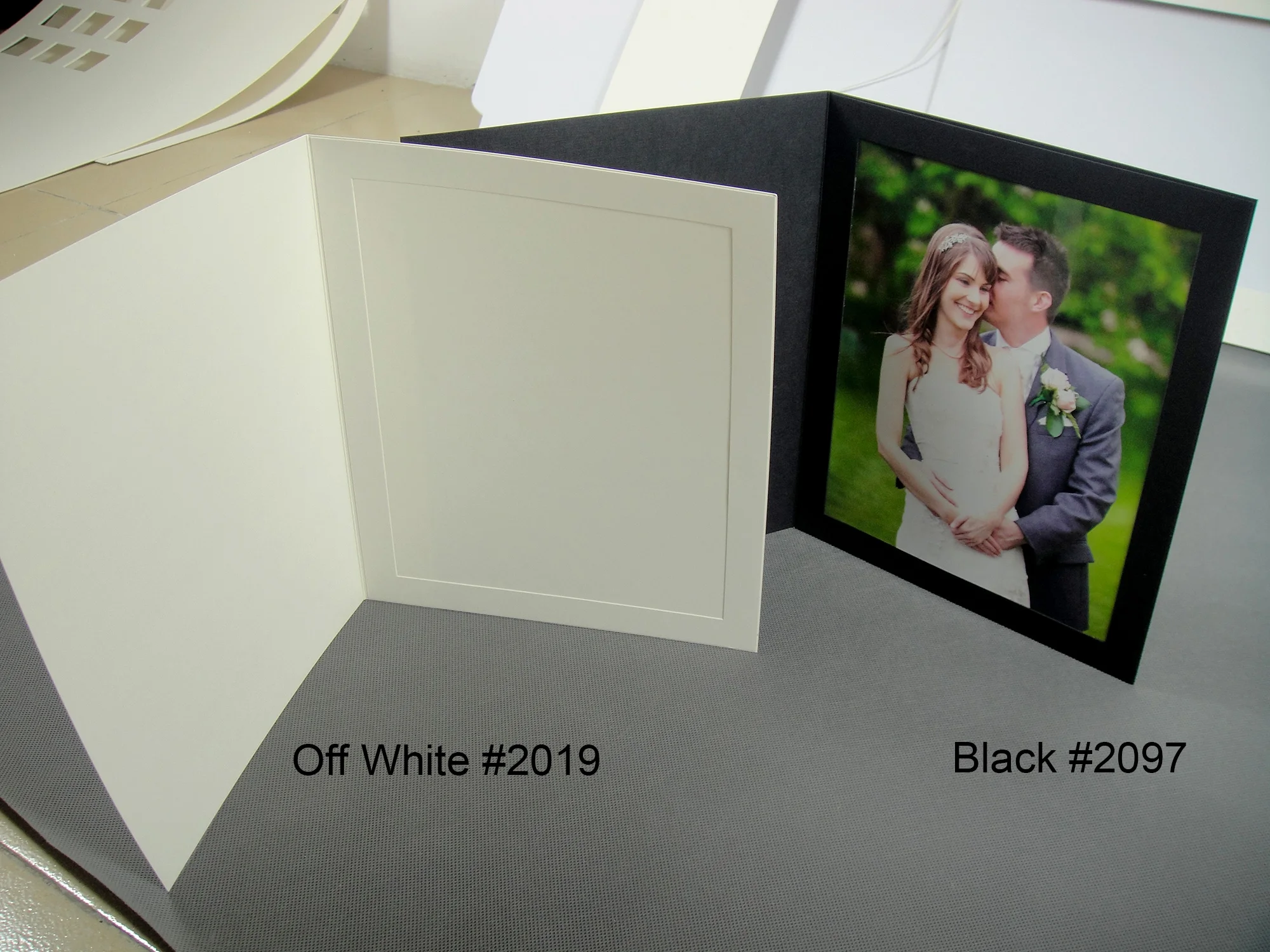 Photo-Folder-White-Black-1