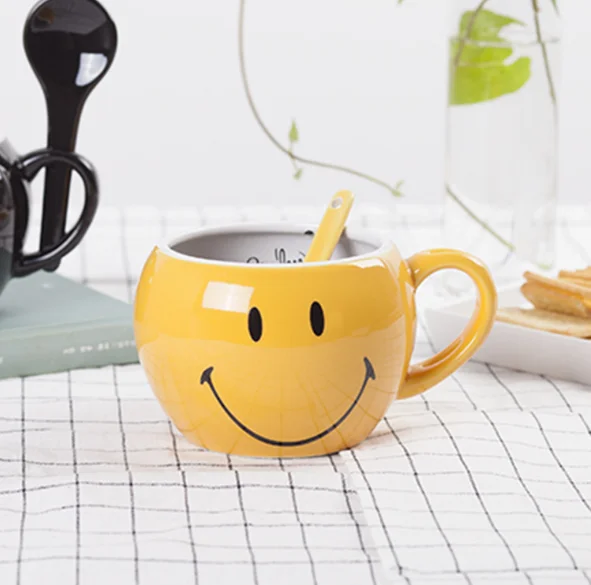 

HT300057 Smiley face with spoon ceramic coffee cup custom logo creative cute coffee couple cup ceramic, Refer to pictures
