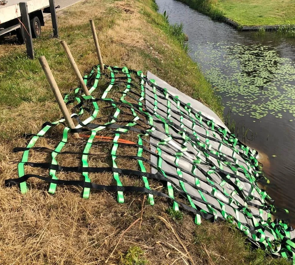 
A frame climbing cargo net play equipment for outside 