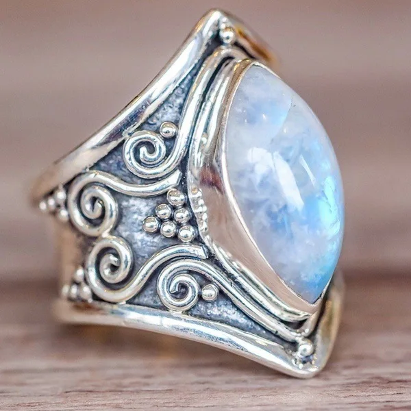 

Luxury Elegant Vintage style ladies ring fashion jewelry New style silver ring wholesale