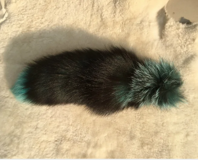 Fur tail. Хвост из искусственного меха. Меховой хвост для мотоцикла. Хвосты животных из искусственного меха. Искусственный мех хвост енота.