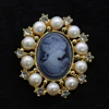 French elegant natural freshwater pearl brooch shell carved pearl Kameo burst brooch sweater chain pendant dual-use