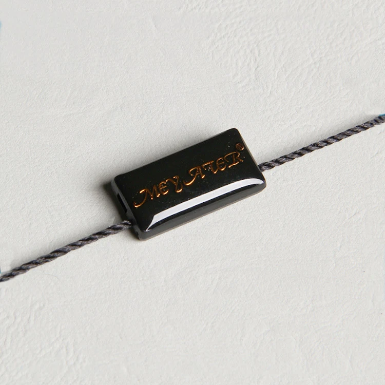 

Factory Custom Logo Glossy Epoxy Plastic Hang Tag Ring Tag Lock