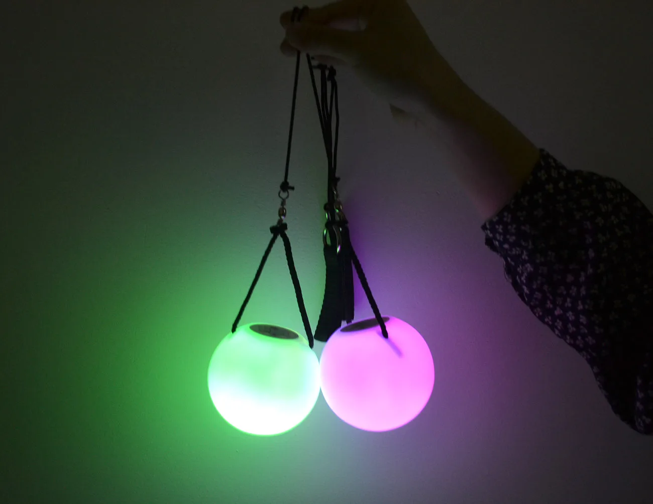 LED Light up juggle ball
